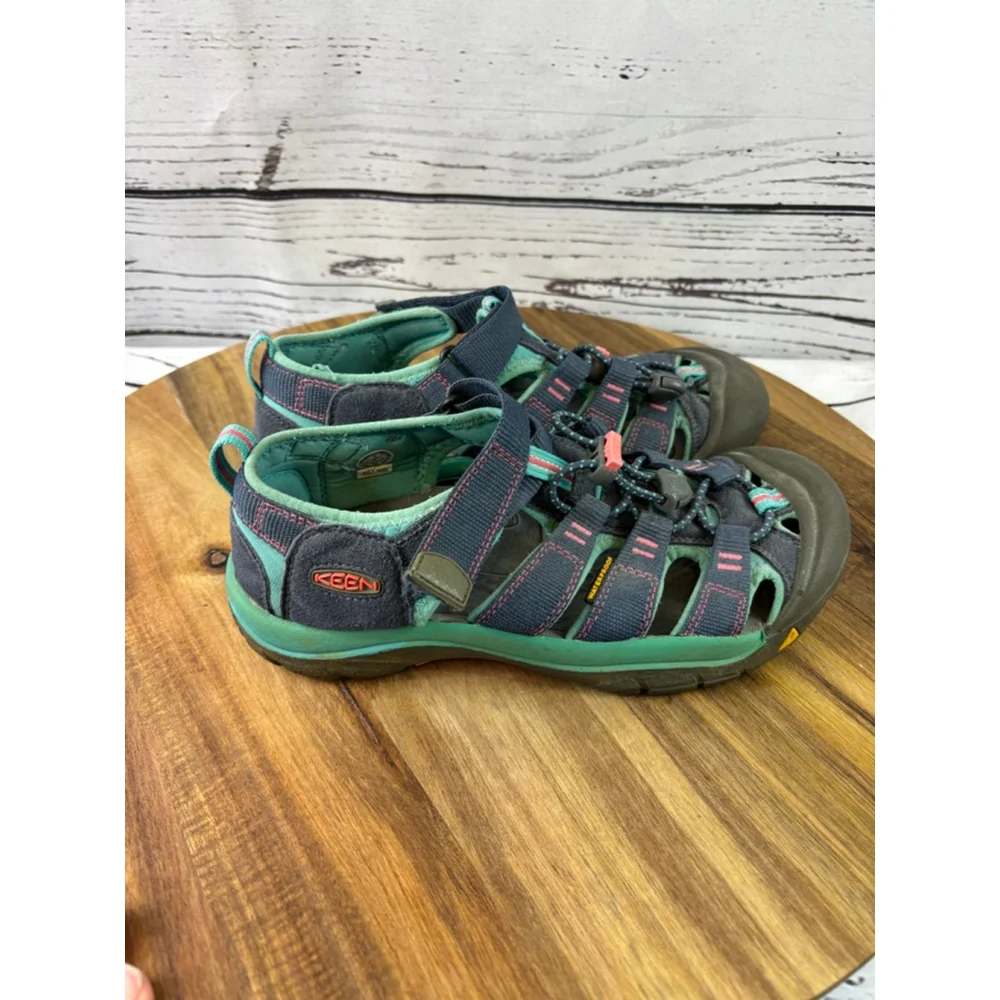 Girls KEEN Water Shoes Blue Green Size 5 (Big Girl)